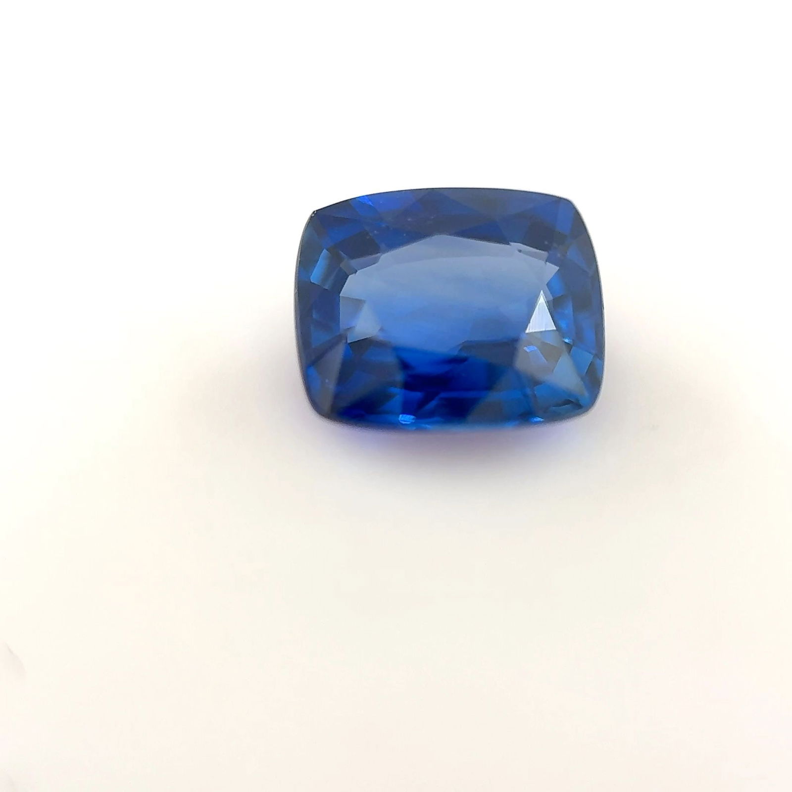 Loose Sapphire Gemstone - Cushion 1.04ct Blue EC: Loose Sapphire Gemstone - Cushion 1.04ct Blue EC This listing features Loose Sapphire Gemstone - Cushion 1.04ct Blue EC. Item specifics are provided below. Item Specifics: Type: Sapphire Carat: 1.04 C