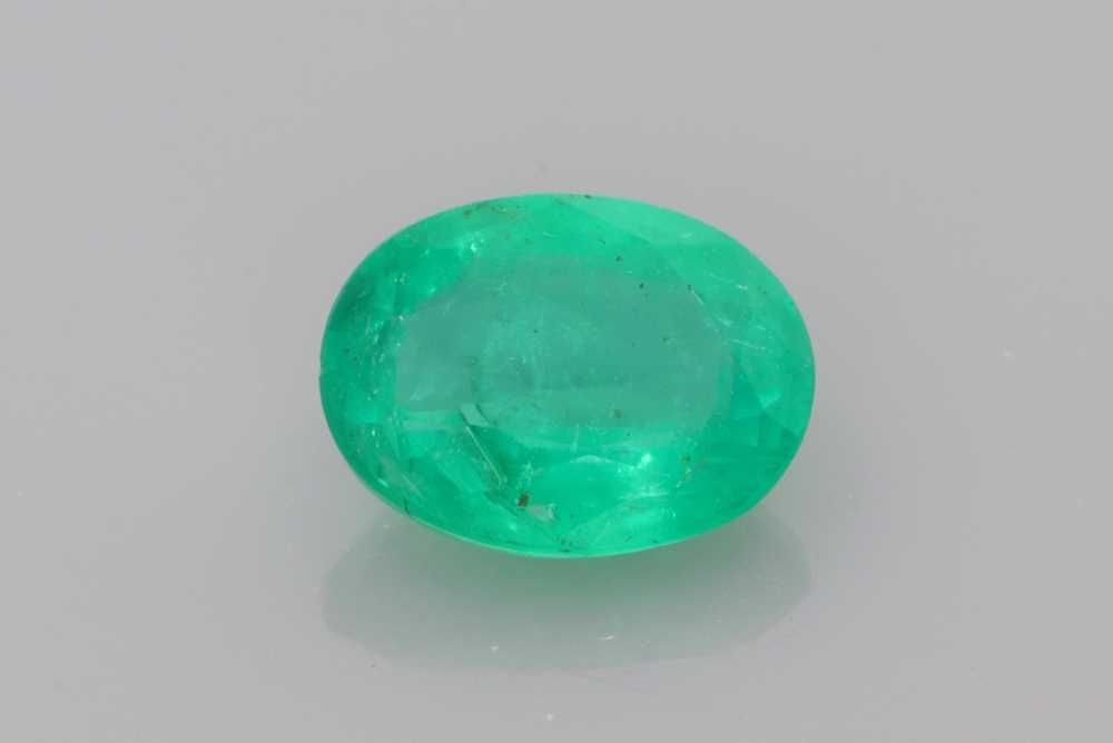 Loose Emerald Gemstone - Oval 1.75ct Green SI: Loose Emerald Gemstone - Oval 1.75ct Green SI This listing features Loose Emerald Gemstone - Oval 1.75ct Green SI. Item specifics are provided below. Item Specifics: Type: Emerald Carat: 1.75 Cut: Fac