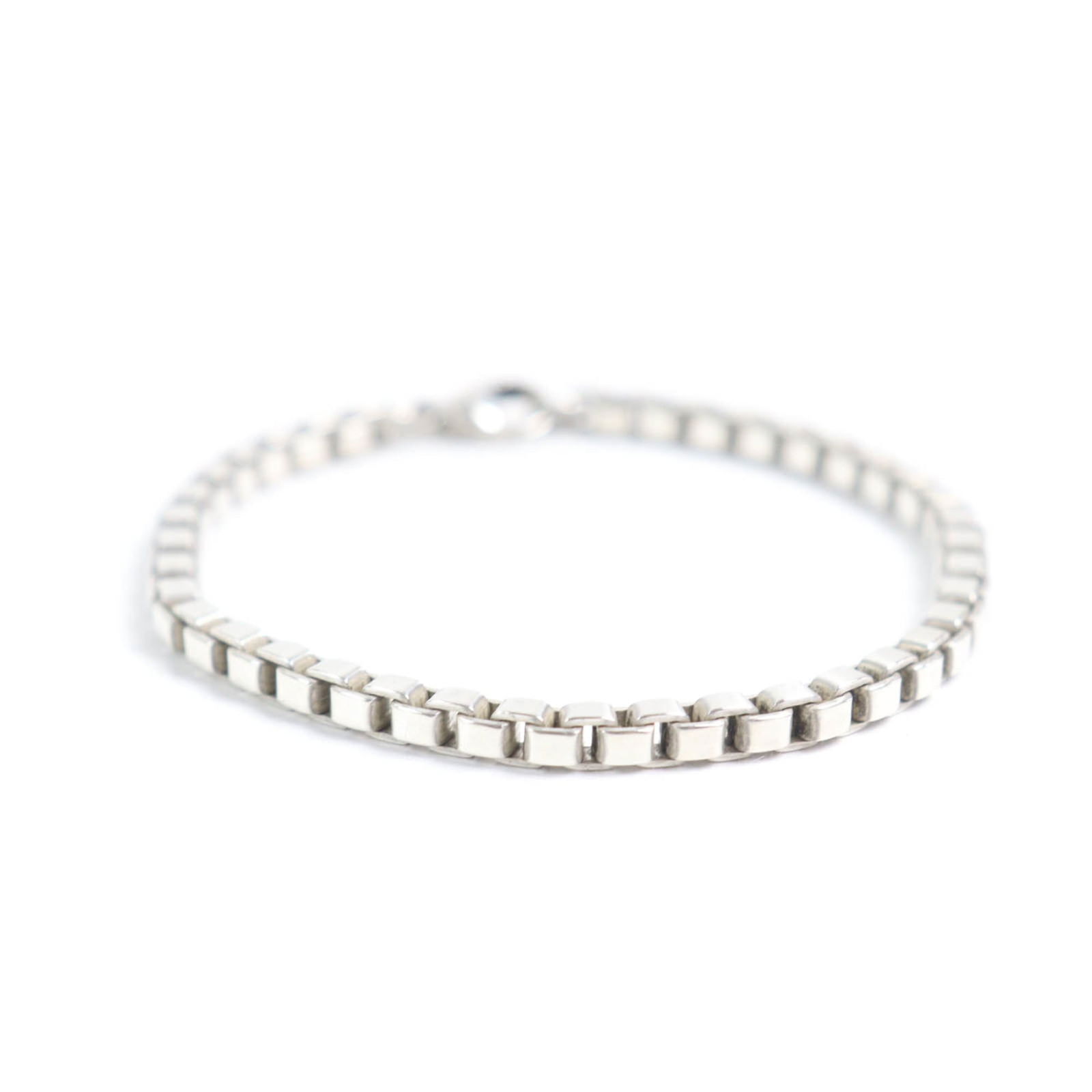 925 Tiffany Link Bracelet Silver: 925 Tiffany Link Bracelet Silver This listing features 925 Tiffany Link Bracelet Silver. Item specifics are provided below. Item Specifics: Brand: Tiffany Type: Link Bracelet Gender: Women Material: S