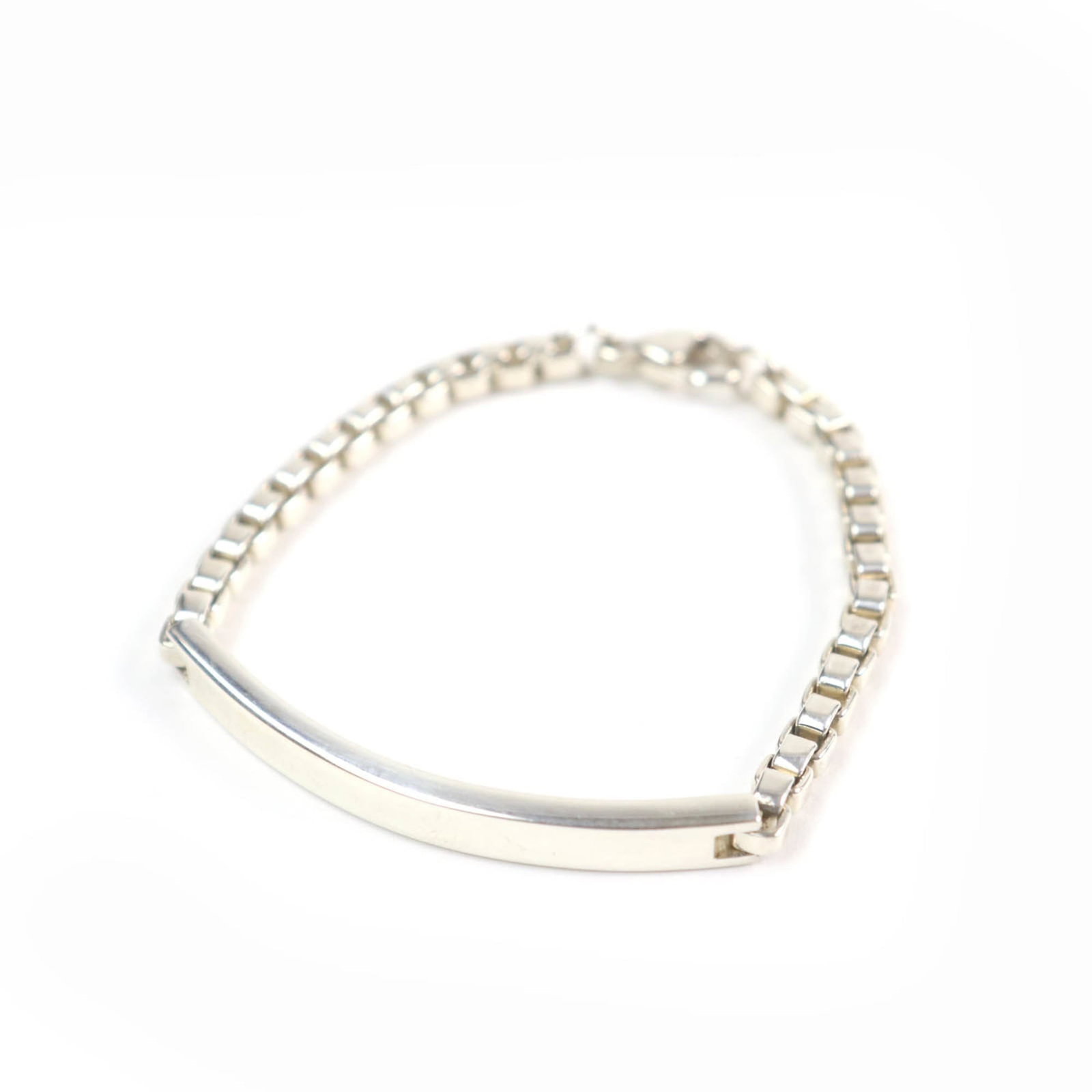 925 Tiffany Charm Bracelet Silver: 925 Tiffany Charm Bracelet Silver This listing features 925 Tiffany Charm Bracelet Silver. Item specifics are provided below. Item Specifics: Brand: Tiffany Type: Charm Bracelet Gender: Women Material