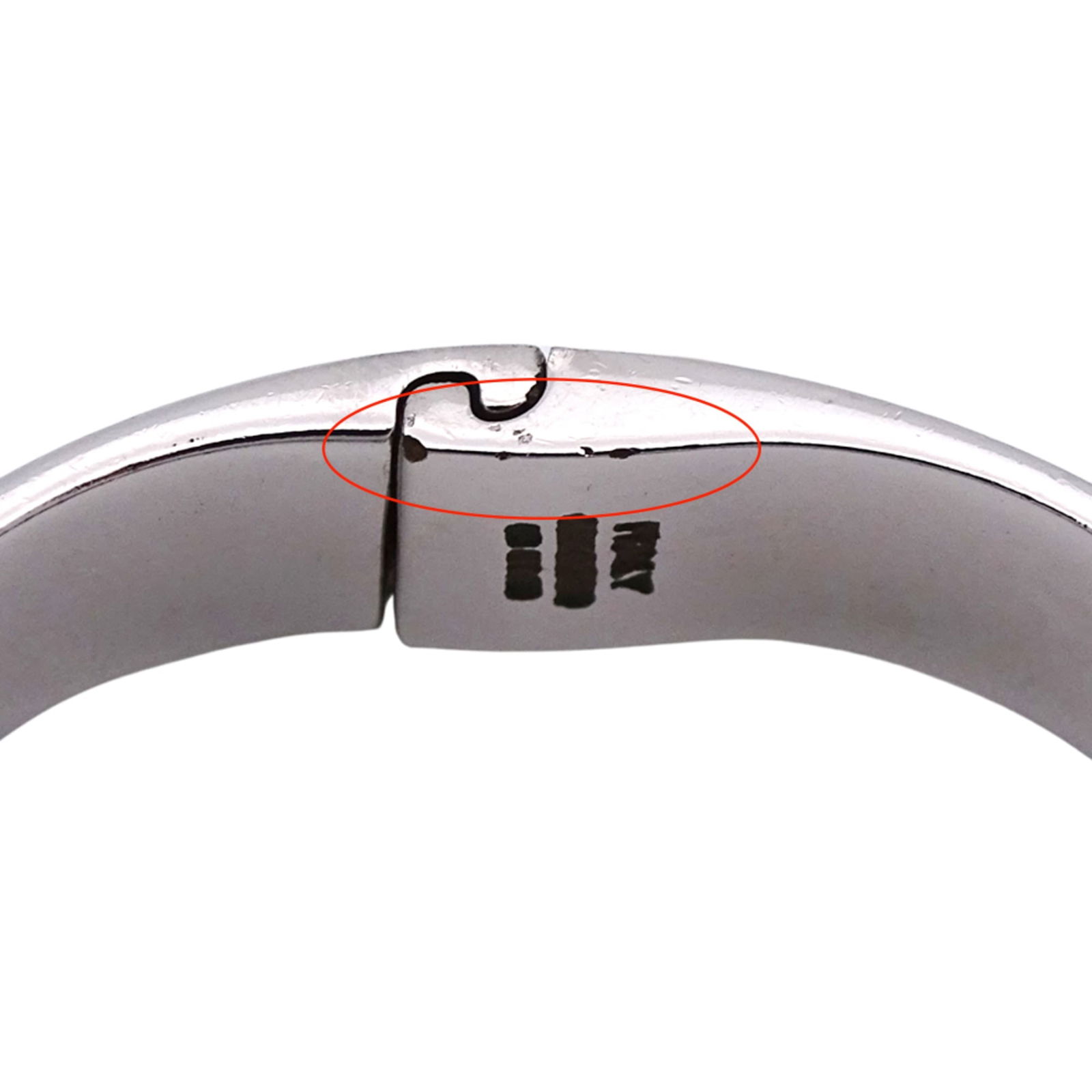 Metal Louis Vuitton Bangle - 12