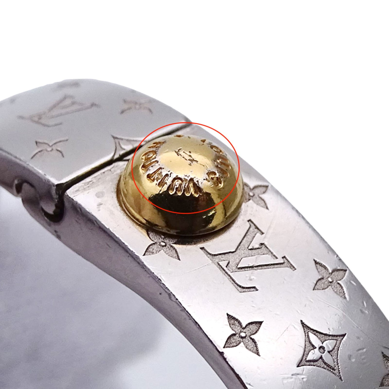Metal Louis Vuitton Bangle - 15