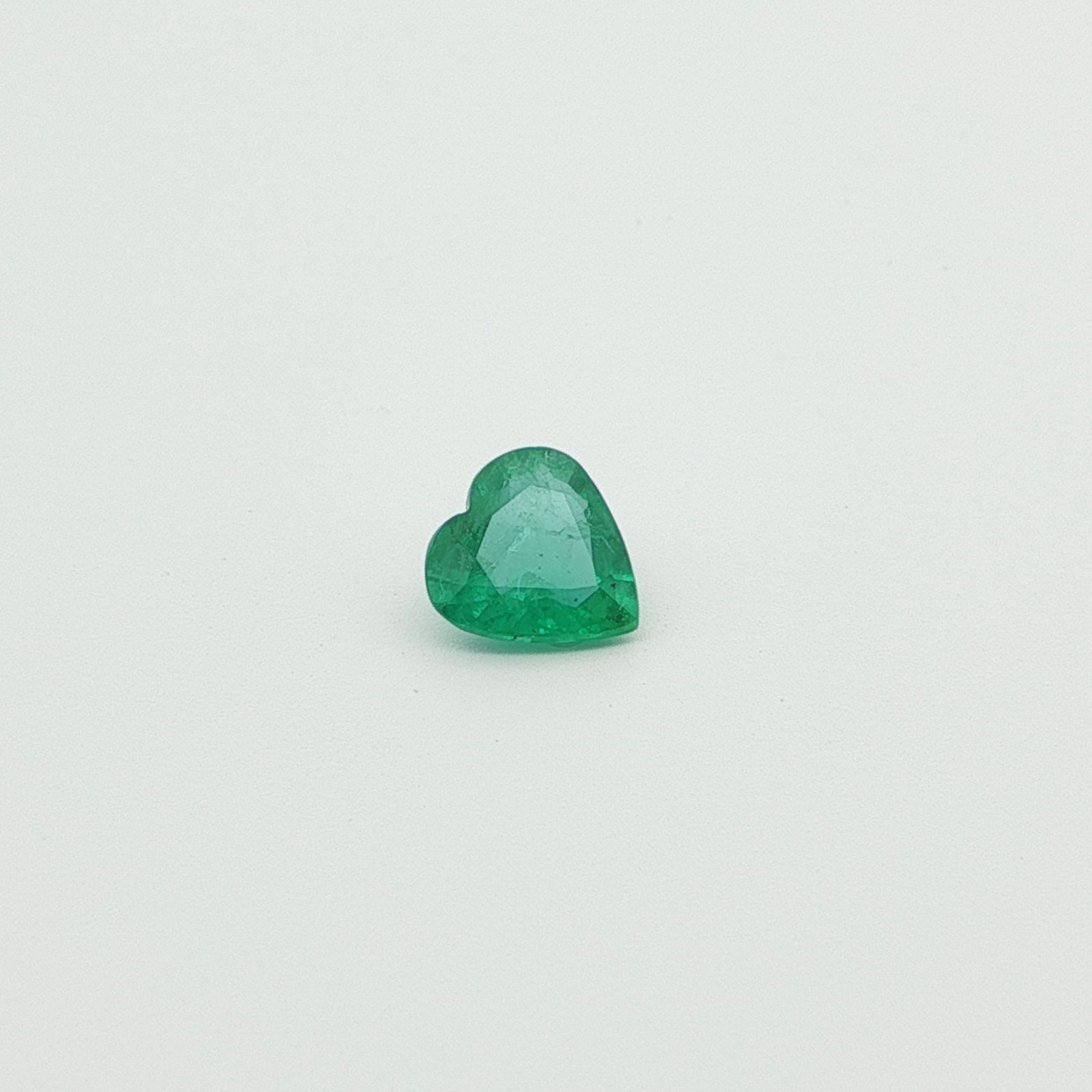 Loose Emerald Gemstone - GSI Heart 1.0ct Green VI1: Loose Emerald Gemstone - GSI Heart 1.0ct Green VI1 This listing features Loose Emerald Gemstone - GSI Heart 1.0ct Green VI1. Item specifics are provided below. Item Specifics: Type: Emerald Carat: 1.0