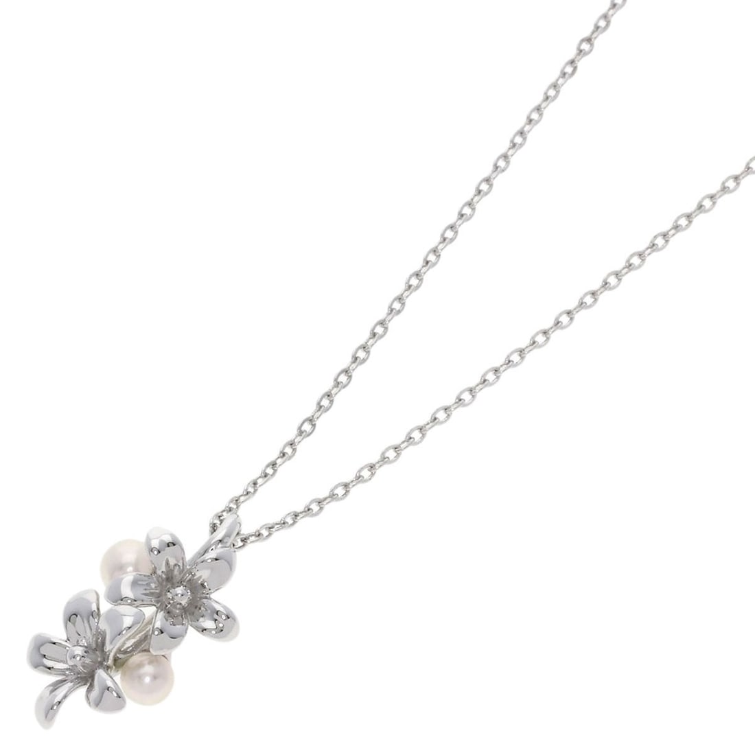 Silver MIKIMOTO Flower motif Pearl Necklace: Silver MIKIMOTO Flower motif Pearl Necklace This listing features Silver MIKIMOTO Flower motif Pearl Necklace. Item specifics are provided below. Item Specifics: Brand: MIKIMOTO Style: Necklace Materi