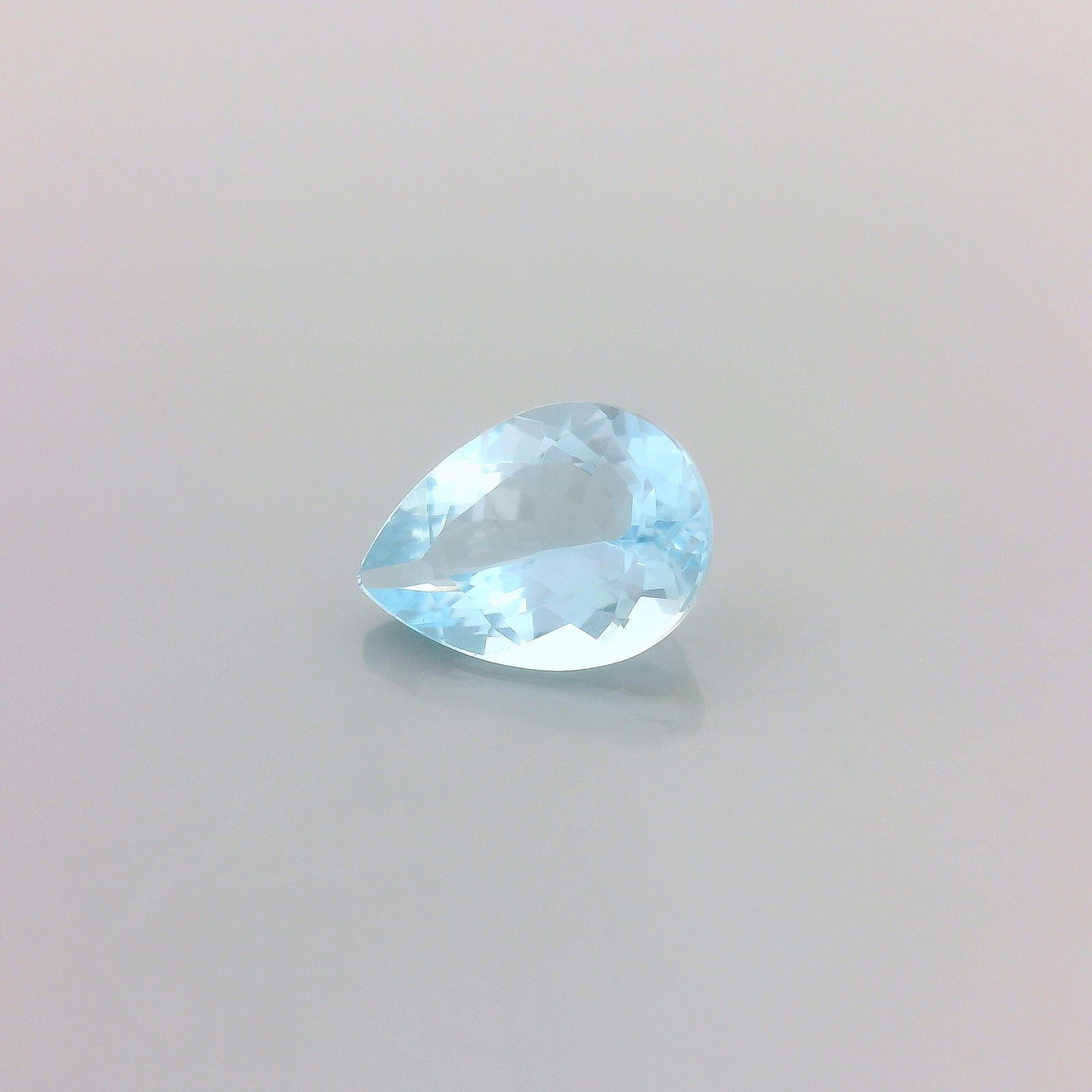 Loose Aquamarine Gemstone - GSI Pear 1.01ct Blue EC: Loose Aquamarine Gemstone - GSI Pear 1.01ct Blue EC This listing features Loose Aquamarine Gemstone - GSI Pear 1.01ct Blue EC. Item specifics are provided below. Item Specifics: Type: Aquamarine Carat