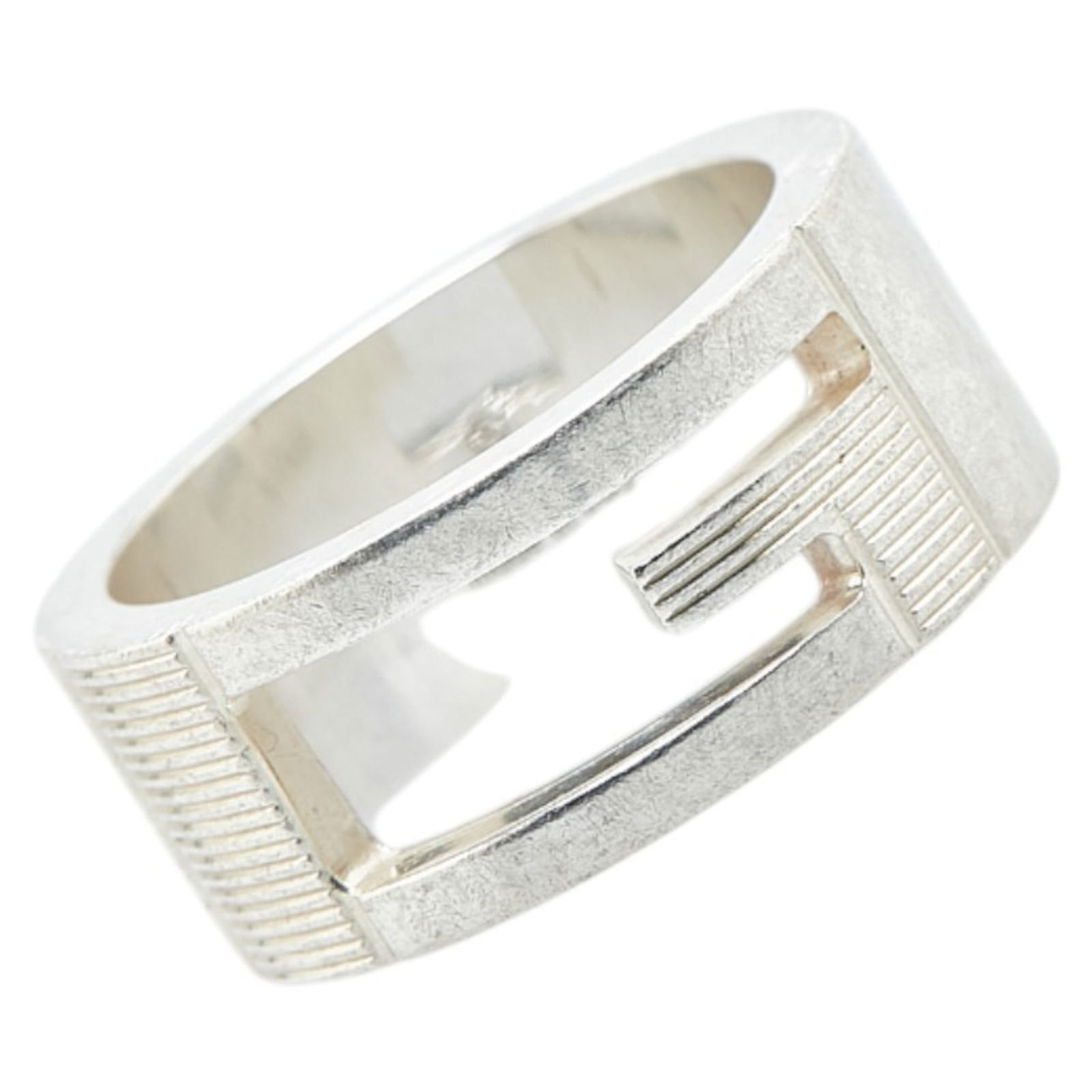 925 Gucci Band Ring Silver: 925 Gucci Band Ring Silver This listing features 925 Gucci Band Ring Silver. Item specifics are provided below. Item Specifics: Brand: Gucci Type: Band Ring Gender: Women Material: Silver 925 Us Size: