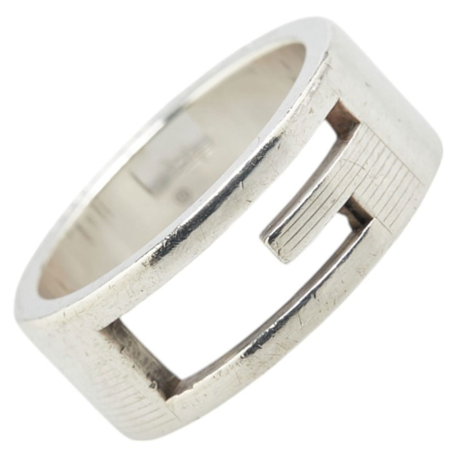925 Gucci Band Ring Silver: 925 Gucci Band Ring Silver This listing features 925 Gucci Band Ring Silver. Item specifics are provided below. Item Specifics: Brand: Gucci Type: Band Ring Gender: Women Color: Silver Material: Silve