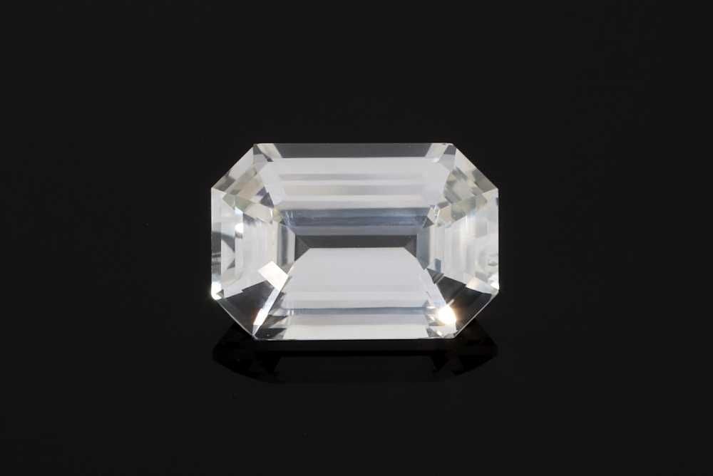 Loose Sapphire Gemstone - GIA Emerald 4.11ct White EC: Loose Sapphire Gemstone - GIA Emerald 4.11ct White EC This listing features Loose Sapphire Gemstone - GIA Emerald 4.11ct White EC. Item specifics are provided below. Item Specifics: Type: Sapphire Car