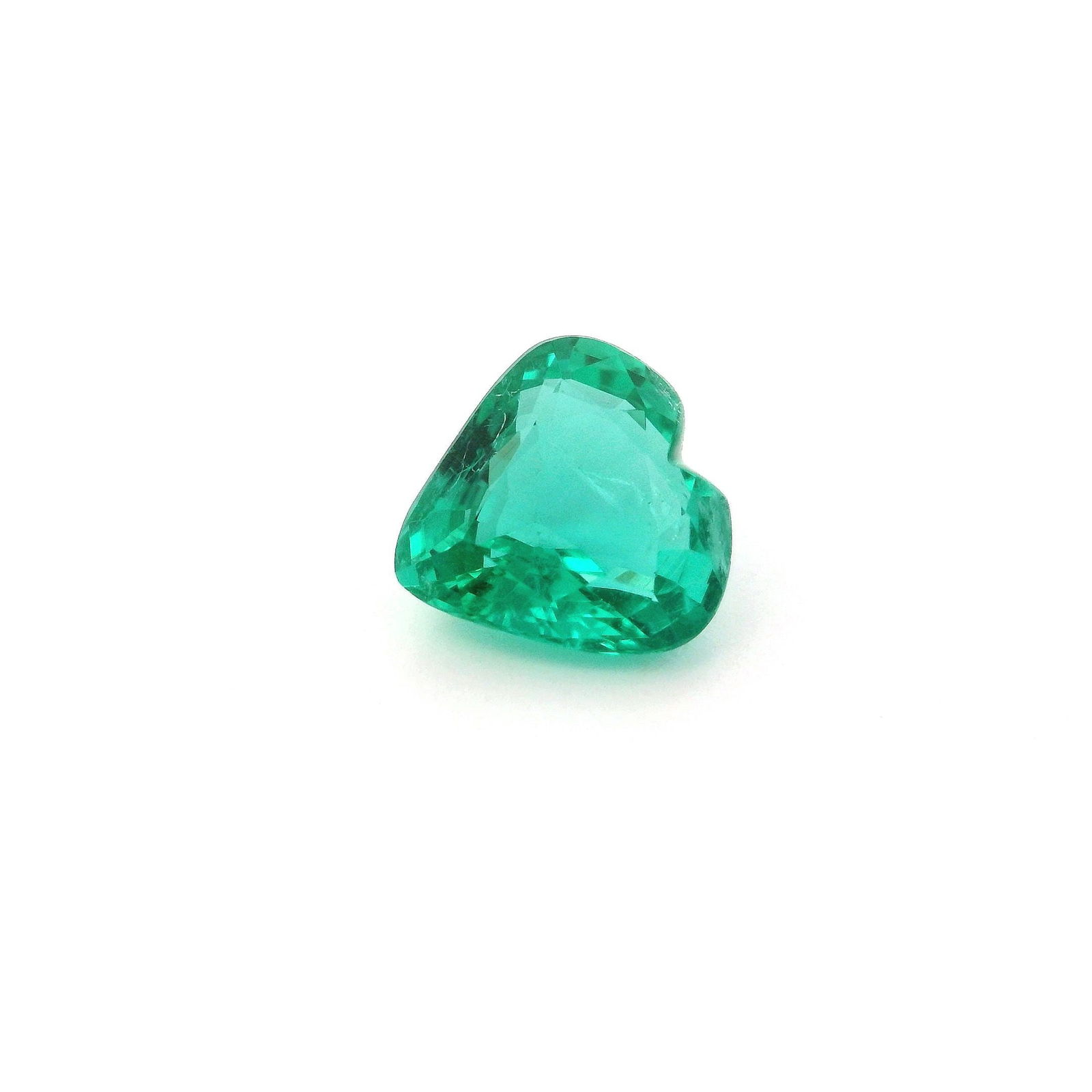 Loose Emerald Gemstone - GSI Heart 2.35ct Green SI: Loose Emerald Gemstone - GSI Heart 2.35ct Green SI This listing features Loose Emerald Gemstone - GSI Heart 2.35ct Green SI. Item specifics are provided below. Item Specifics: Type: Emerald Carat: 2.3