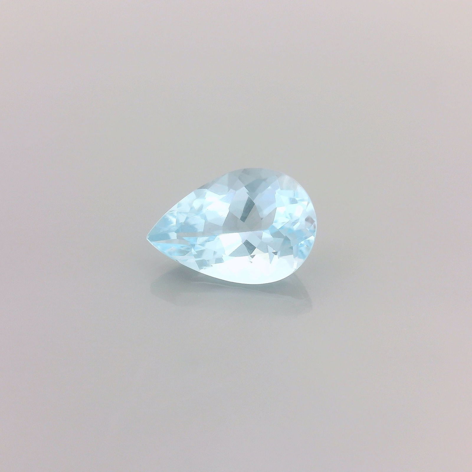 Loose Aquamarine Gemstone - GSI Pear 1.13ct Blue EC: Loose Aquamarine Gemstone - GSI Pear 1.13ct Blue EC This listing features Loose Aquamarine Gemstone - GSI Pear 1.13ct Blue EC. Item specifics are provided below. Item Specifics: Type: Aquamarine Carat