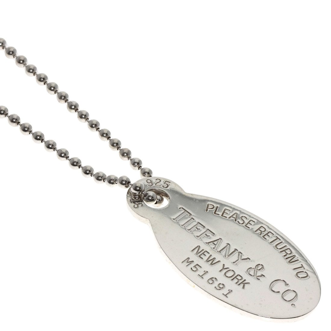 Silver TIFFANY&Co. Return to oval Necklace: Silver TIFFANY&Co. Return to oval Necklace This listing features Silver TIFFANY&Co. Return to oval Necklace. Item specifics are provided below. Item Specifics: Brand: TIFFANY&Co. Style: Necklace Mater