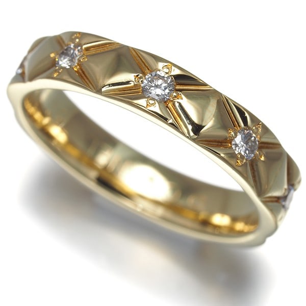 Yg Chanel Ring Diamond Matelasse Medium Full Eternity Eu46 18K: Yg Chanel Ring Diamond Matelasse Medium Full Eternity Eu46 18K This listing features Yg Chanel Ring Diamond Matelasse Medium Full Eternity Eu46 18K. Item specifics are provided below. Item Specifics: