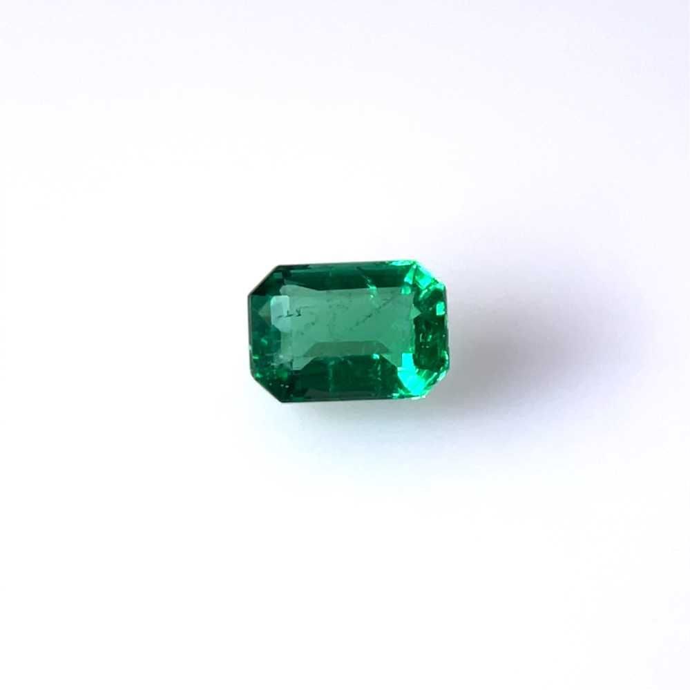 Loose Emerald Gemstone - Emerald 1.01ct Green SI: Loose Emerald Gemstone - Emerald 1.01ct Green SI This listing features Loose Emerald Gemstone - Emerald 1.01ct Green SI. Item specifics are provided below. Item Specifics: Type: Emerald Carat: 1.01 Cu