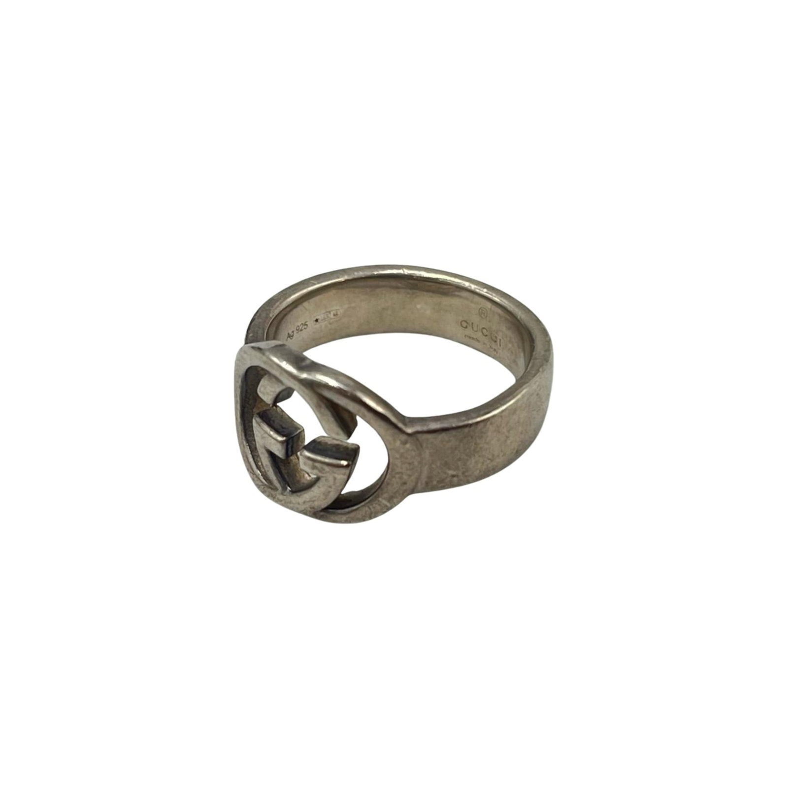 925 Gucci Band Ring Silver: 925 Gucci Band Ring Silver This listing features 925 Gucci Band Ring Silver. Item specifics are provided below. Item Specifics: Brand: Gucci Type: Band Ring Gender: Men Color: Silver Material: Silver