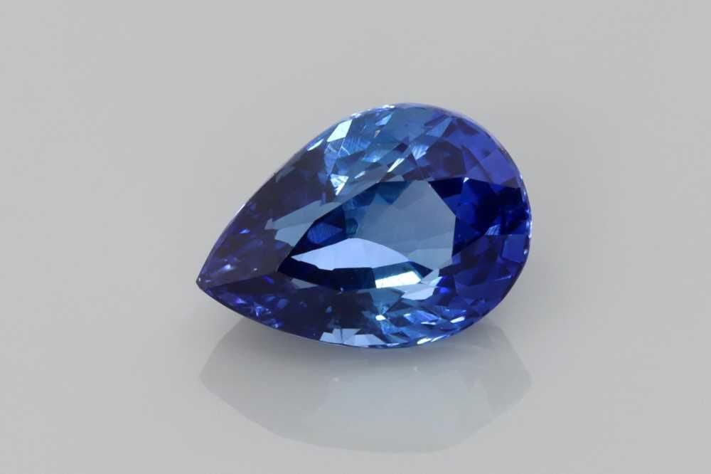 Loose Sapphire Gemstone - GIA Pear 2.52ct Blue EC: Loose Sapphire Gemstone - GIA Pear 2.52ct Blue EC This listing features Loose Sapphire Gemstone - GIA Pear 2.52ct Blue EC. Item specifics are provided below. Item Specifics: Type: Sapphire Carat: 2.52