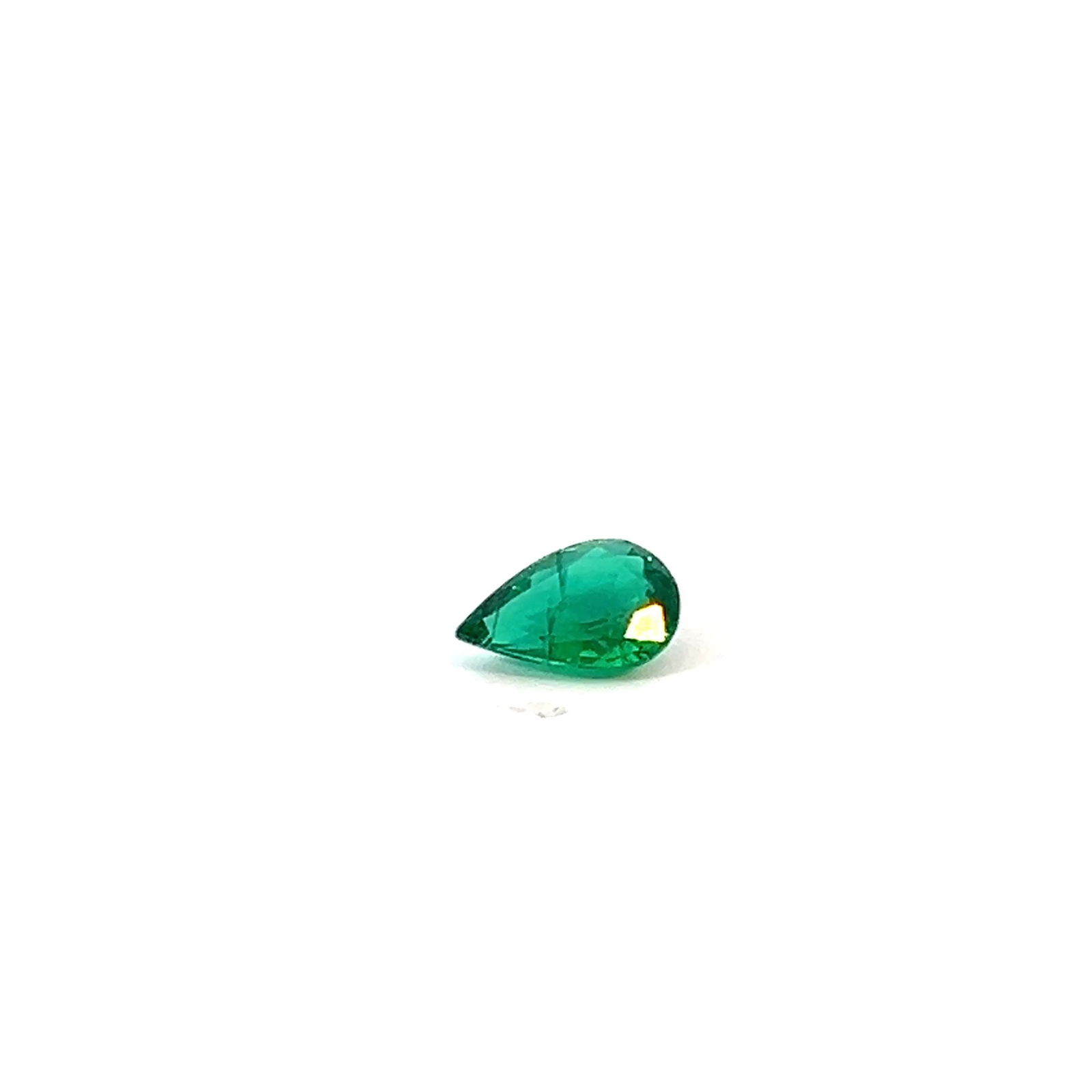 Loose Emerald Gemstone - Pear 1.11ct Green SI: Loose Emerald Gemstone - Pear 1.11ct Green SI This listing features Loose Emerald Gemstone - Pear 1.11ct Green SI. Item specifics are provided below. Item Specifics: Type: Emerald Carat: 1.11 Cut: Fac