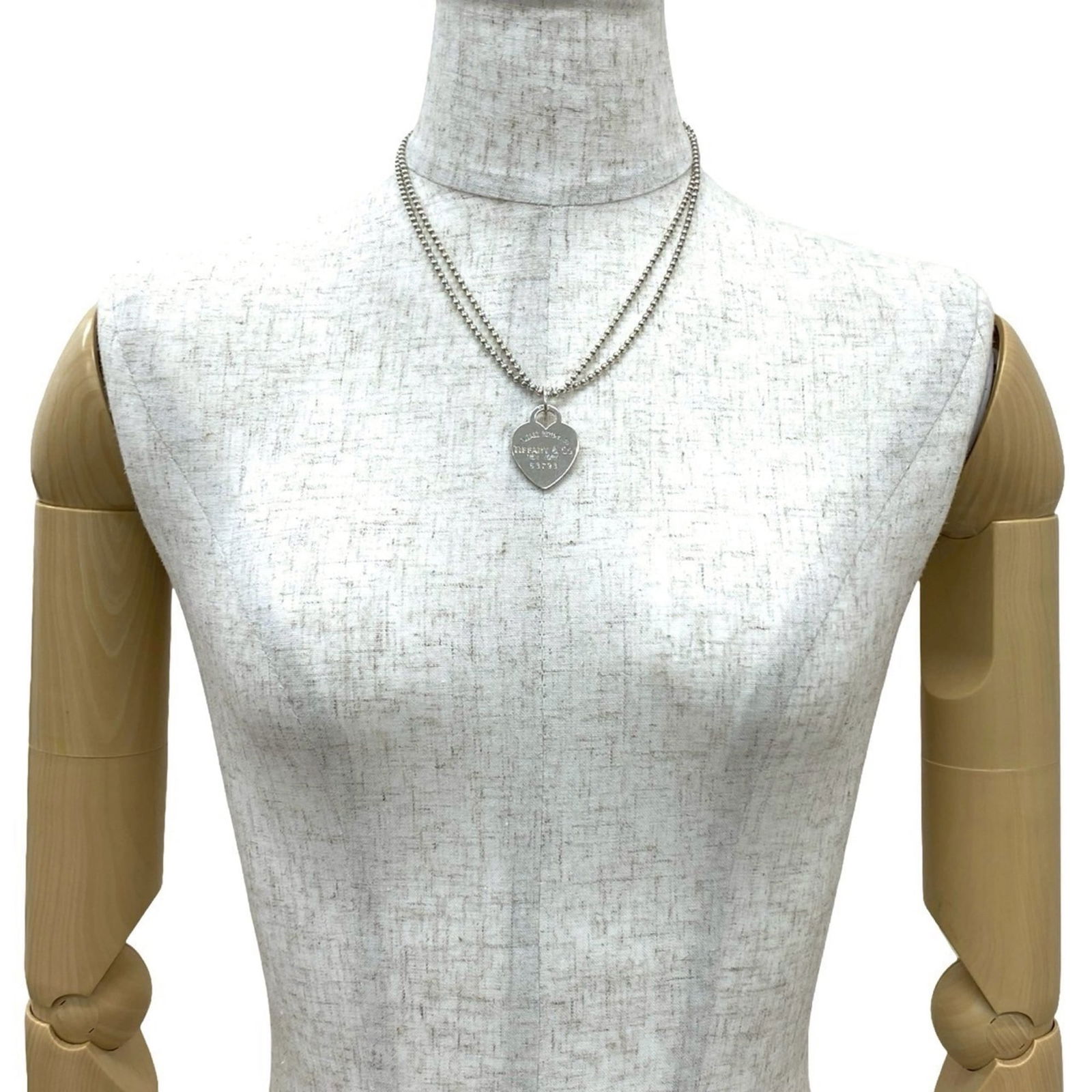 30637 - TIFFANY & Co. Tiffany Return to Heart Tag Necklace in Sterling Silver with Ball Chain: 30637 - TIFFANY & Co. Tiffany Return to Heart Tag Necklace in Sterling Silver with Ball Chain Pendant This listing features 30637 - TIFFANY & Co. Tiffany Return to Heart Tag Necklace in Sterling Silve