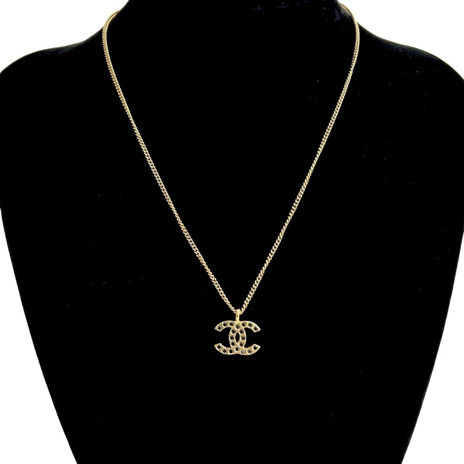 73490 CHANEL Coco Mark motif rhinestone chain necklace pendant accessory gold (1 of 5)