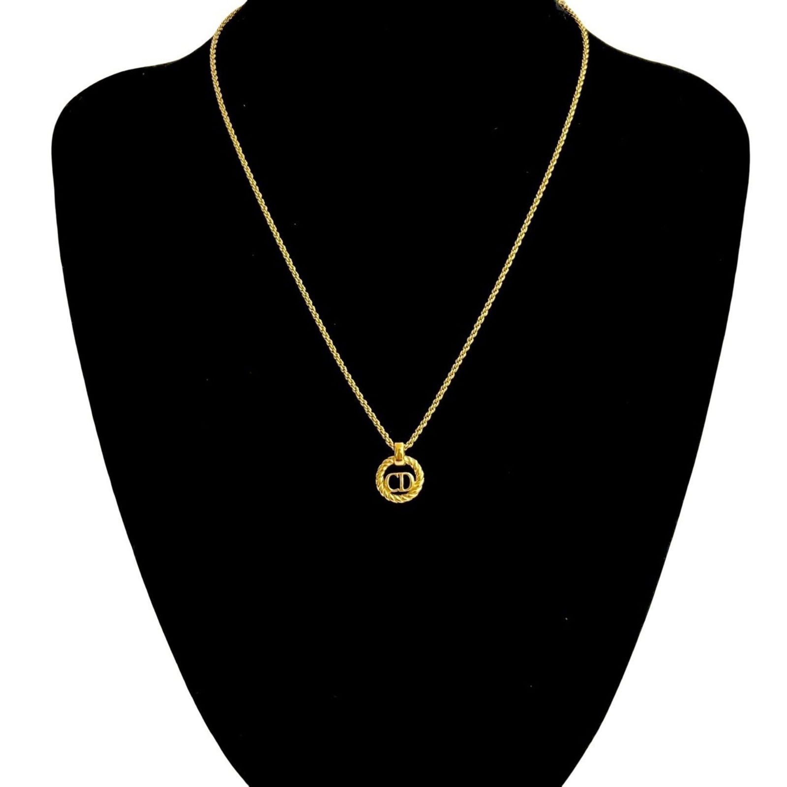 24541 Christian Dior CD logo motif GP necklace pendant choker accessory gold: 24541 Christian Dior CD logo motif GP necklace pendant choker accessory gold This listing features 24541 Christian Dior CD logo motif GP necklace pendant choker accessory gold. Item specifics are prov