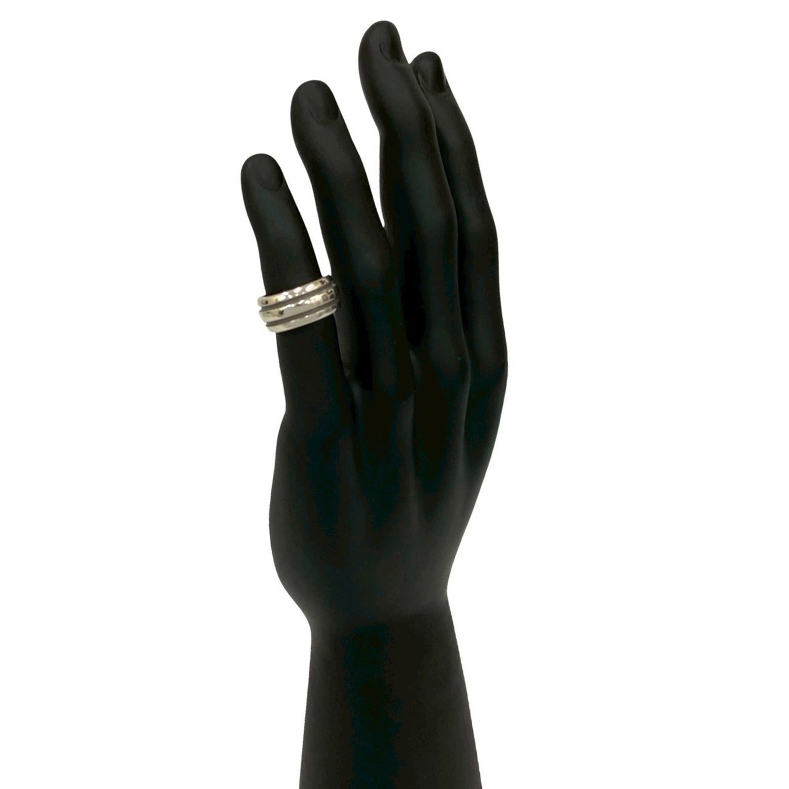 925 Tiffany Band Ring Silver: 925 Tiffany Band Ring Silver This listing features 925 Tiffany Band Ring Silver. Item specifics are provided below. Item Specifics: Brand: Tiffany Type: Band Ring Gender: Women Color: Silver Material: