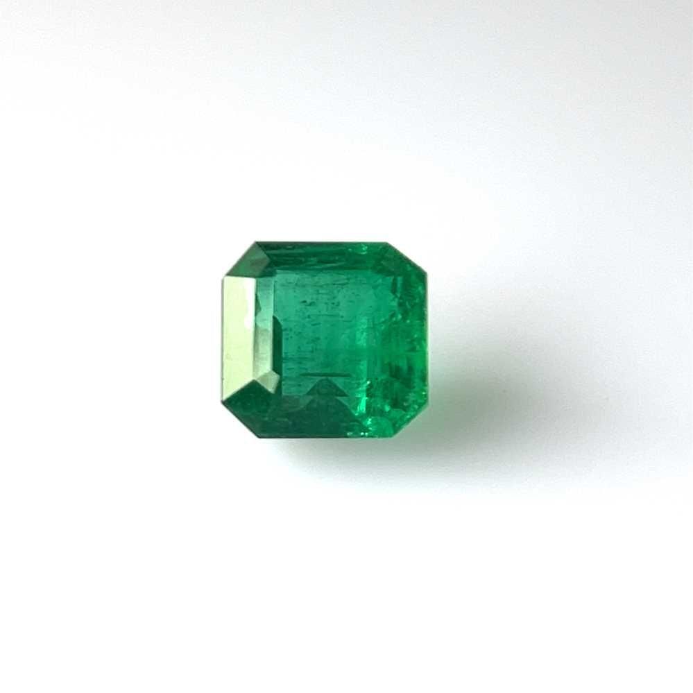 Loose Emerald Gemstone - GIA Asscher 4.06ct Green SI: Loose Emerald Gemstone - GIA Asscher 4.06ct Green SI This listing features Loose Emerald Gemstone - GIA Asscher 4.06ct Green SI. Item specifics are provided below. Item Specifics: Type: Emerald Carat: