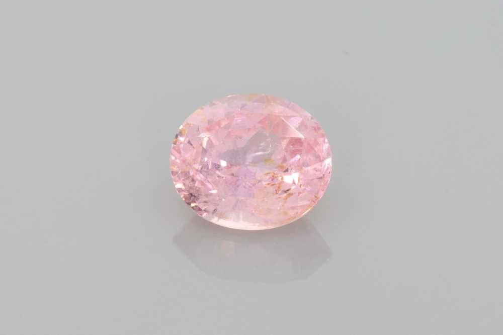 Loose Sapphire Gemstone - GIA Oval 2.75ct Pink SI: Loose Sapphire Gemstone - GIA Oval 2.75ct Pink SI This listing features Loose Sapphire Gemstone - GIA Oval 2.75ct Pink SI. Item specifics are provided below. Item Specifics: Type: Sapphire Carat: 2.75