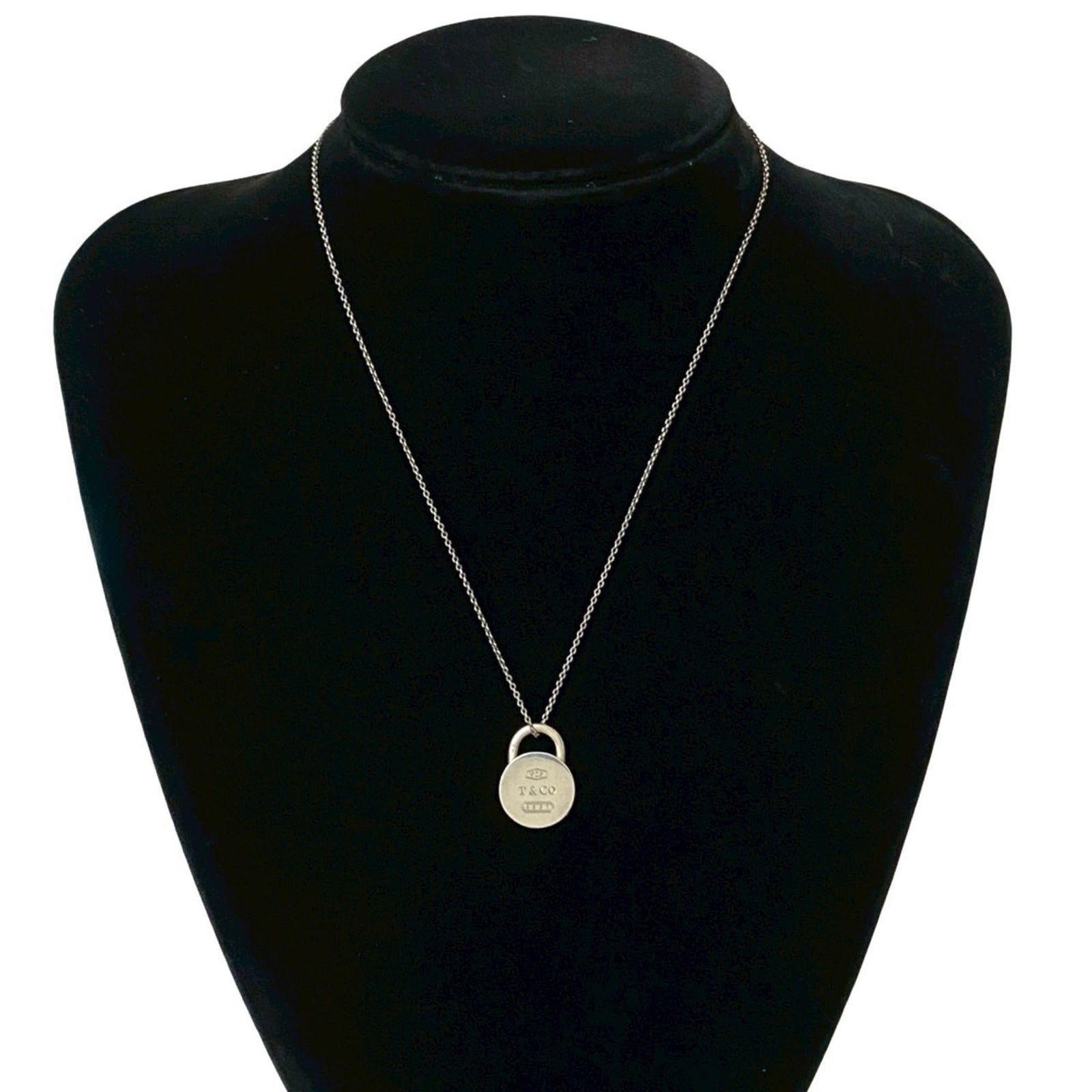 M162 TIFFANY & Co. Tiffany Round Rock Sterling Silver 925 Necklace Pendant Choker: M162 TIFFANY & Co. Tiffany Round Rock Sterling Silver 925 Necklace Pendant Choker This listing features M162 TIFFANY & Co. Tiffany Round Rock Sterling Silver 925 Necklace Pendant Choker. Item specific