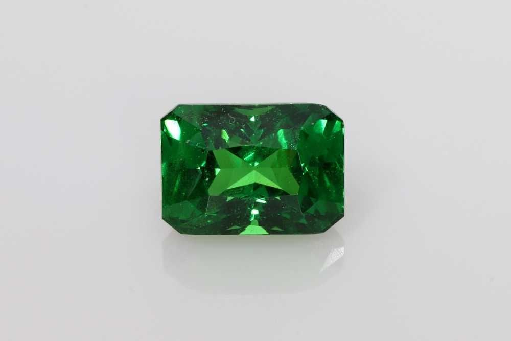 Loose Garnet Gemstone - GIA Emerald 3.17ct Green EC: Loose Garnet Gemstone - GIA Emerald 3.17ct Green EC This listing features Loose Garnet Gemstone - GIA Emerald 3.17ct Green EC. Item specifics are provided below. Item Specifics: Type: Garnet Carat: 3.