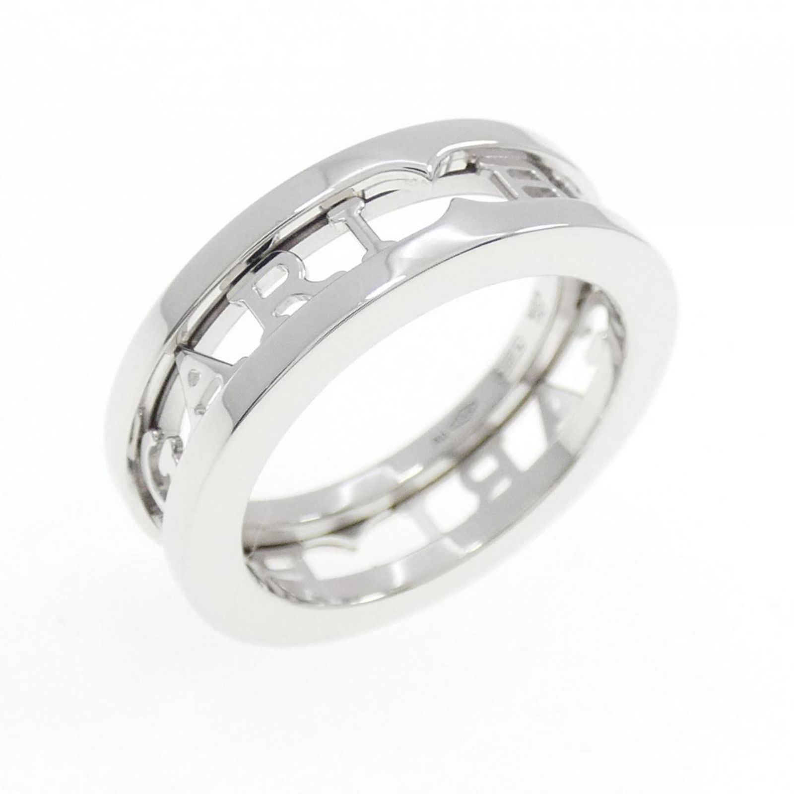 (18K) Bvlgari Band Ring White Gold: (18K) Bvlgari Band Ring White Gold This listing features (18K) Bvlgari Band Ring White Gold. Item specifics are provided below. Item Specifics: Brand: Bvlgari Type: Band Ring Gender: Women Material: W