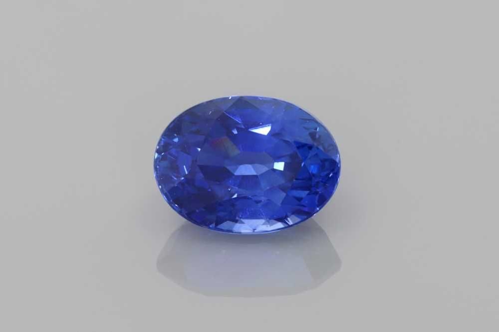 Loose Sapphire Gemstone - GIA Oval 2.01ct Blue EC: Loose Sapphire Gemstone - GIA Oval 2.01ct Blue EC This listing features Loose Sapphire Gemstone - GIA Oval 2.01ct Blue EC. Item specifics are provided below. Item Specifics: Type: Sapphire Carat: 2.01