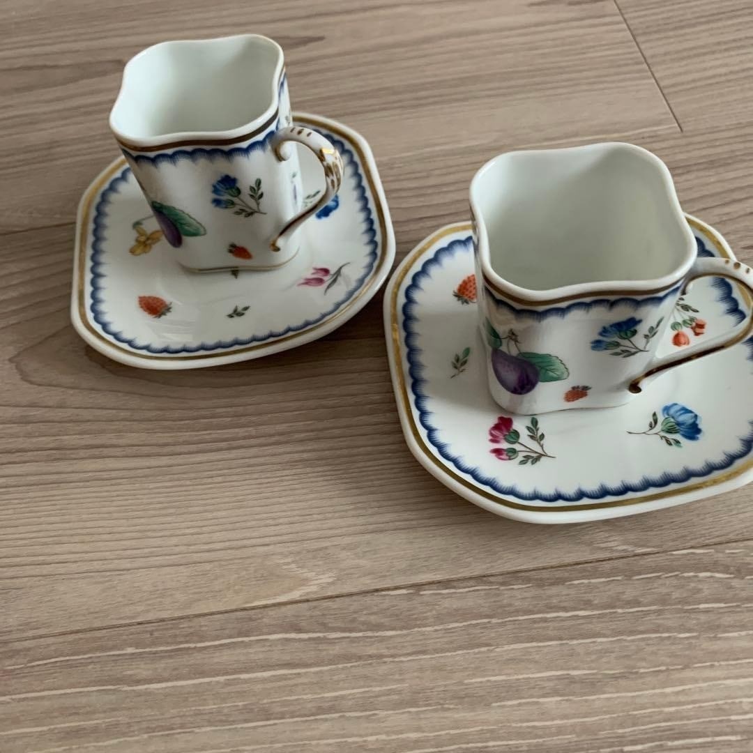 Vintage Richard Ginori Italian Fruit Demitasse Cup Saucers Square Gold Trim: Vintage Richard Ginori Italian Fruit Demitasse Cup Saucers Square Gold Trim This listing features Vintage Richard Ginori Italian Fruit Demitasse Cup Saucers Square Gold Trim. Item specifics are provid