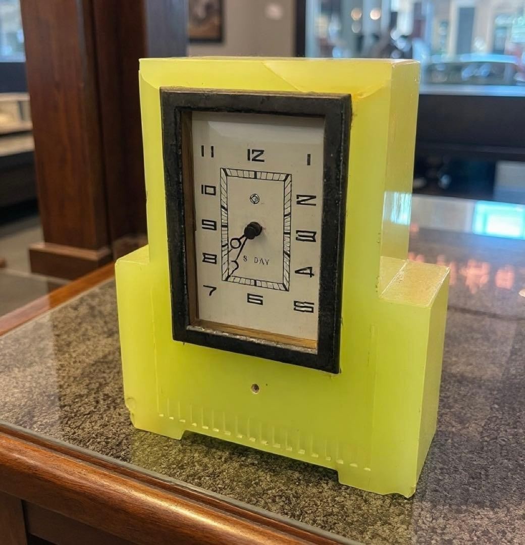 Decor Art Deco Uranium Glass Table Clock Jadeite Style 1930s Antique: Decor Art Deco Uranium Glass Table Clock Jadeite Style 1930s Antique This listing features Decor Art Deco Uranium Glass Table Clock Jadeite Style 1930s Antique. Item specifics are provided below. Item
