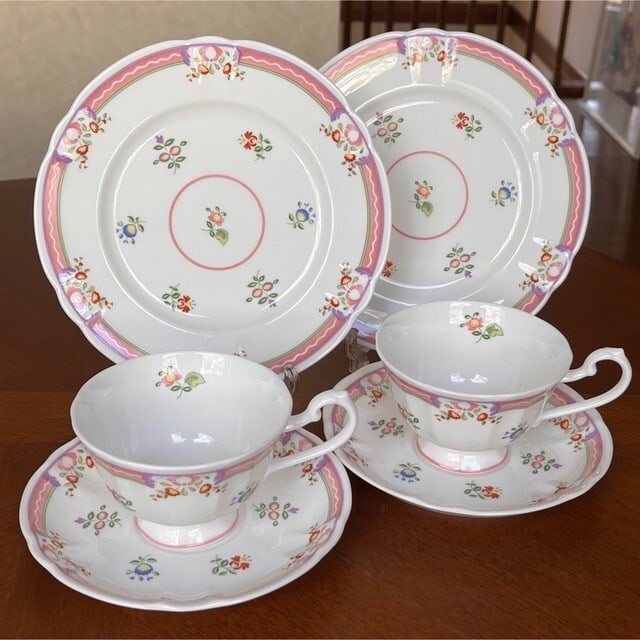 Elegant Laura Ashley Alice Trio Set Limited Edition Teacup Saucer Plate Pair: Elegant Laura Ashley Alice Trio Set Limited Edition Teacup Saucer Plate Pair This listing features Elegant Laura Ashley Alice Trio Set Limited Edition Teacup Saucer Plate Pair. Item specifics are prov