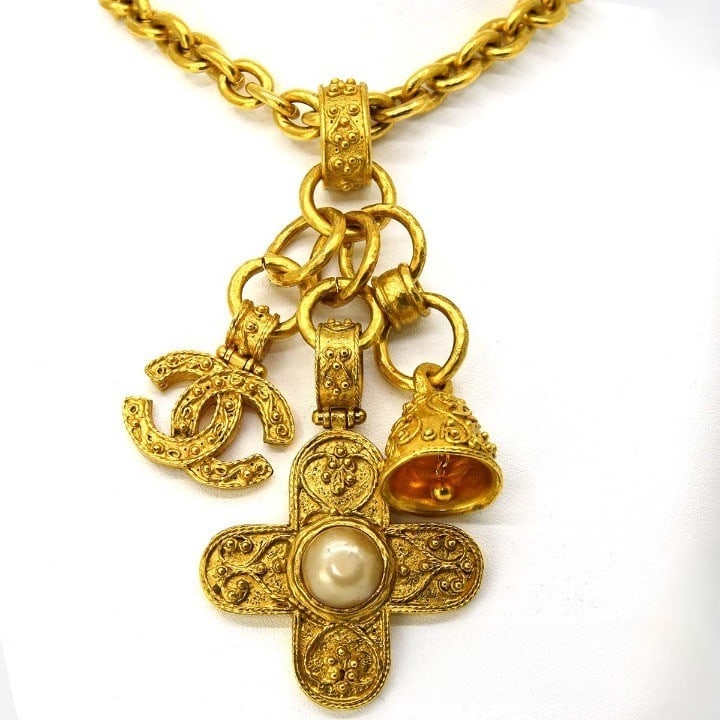 Box Vintage CHANEL Coco Mark CC Faux Pearl Bell Clover Motif Necklace Pendant w/ (1 of 8)