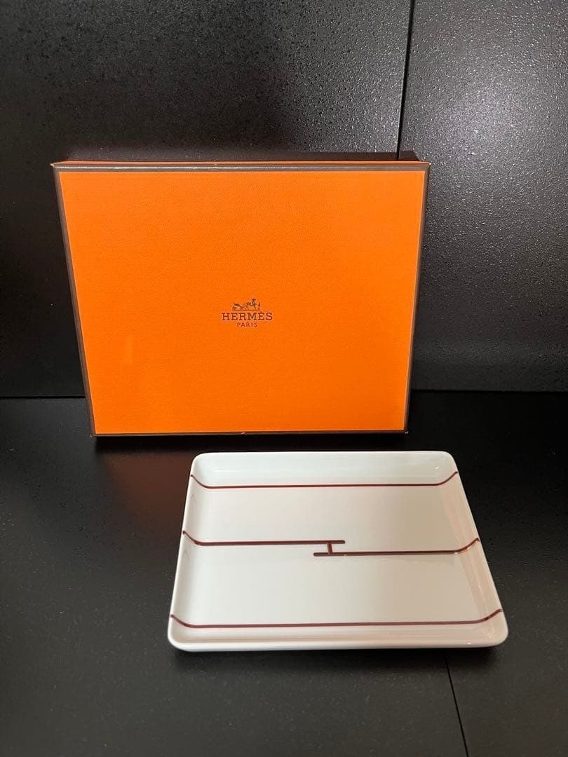 Box Hermes Rhythm Plate Porcelain Square Red France Luxury Tableware With: Box Hermes Rhythm Plate Porcelain Square Red France Luxury Tableware With This listing features Box Hermes Rhythm Plate Porcelain Square Red France Luxury Tableware With. Item specifics are provided b
