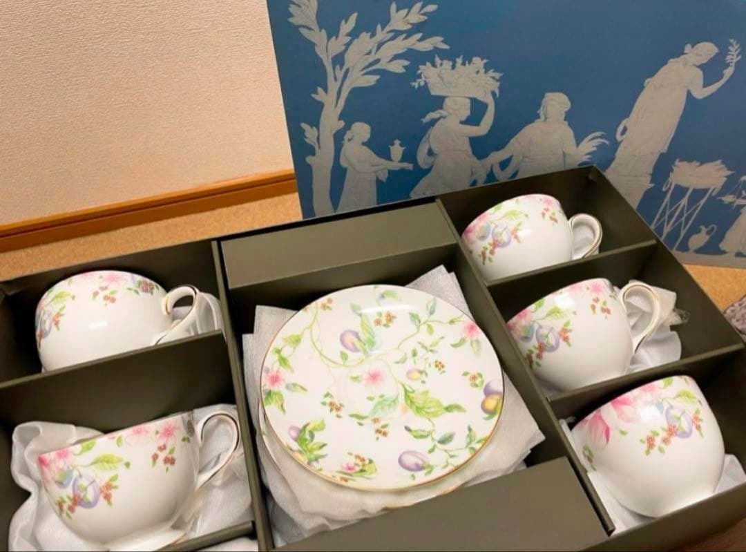 England Wedgwood Sweet Plum Tea Cup & Saucer set of 5 With Box Bone China (1 of 5)