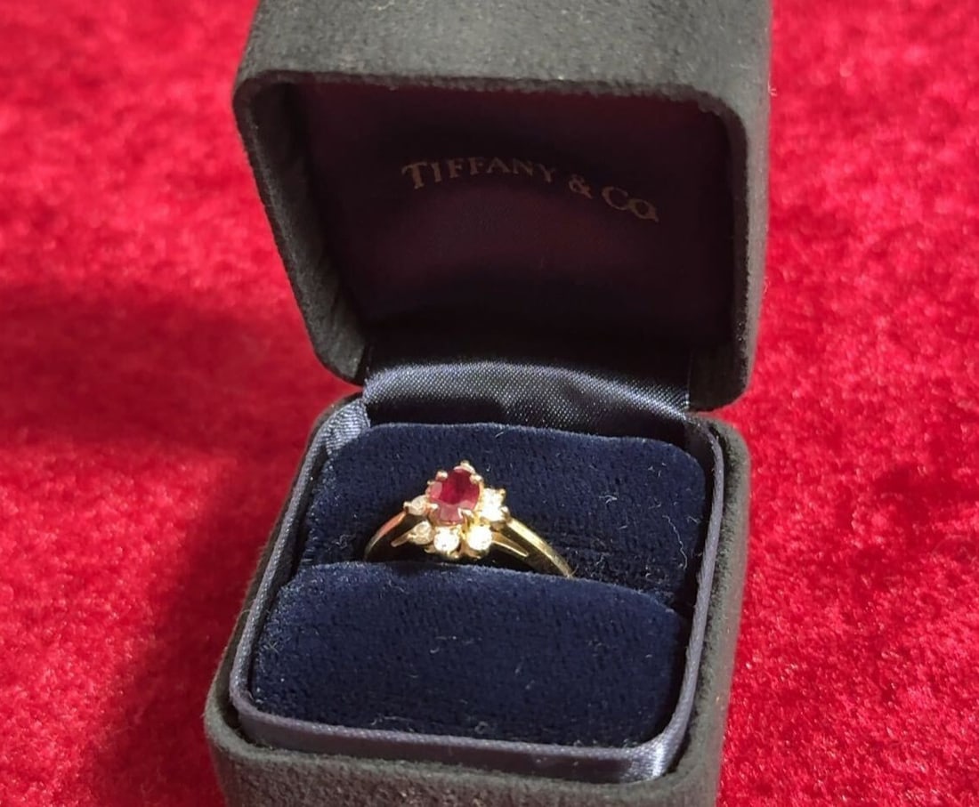 7 Tiffany & Co Red Ruby Diamond 18k Yellow Gold Flower Cluster Cocktail Ring US: 7 Tiffany & Co Red Ruby Diamond 18k Yellow Gold Flower Cluster Cocktail Ring US This listing features 7 Tiffany & Co Red Ruby Diamond 18k Yellow Gold Flower Cluster Cocktail Ring US. Item specifics ar