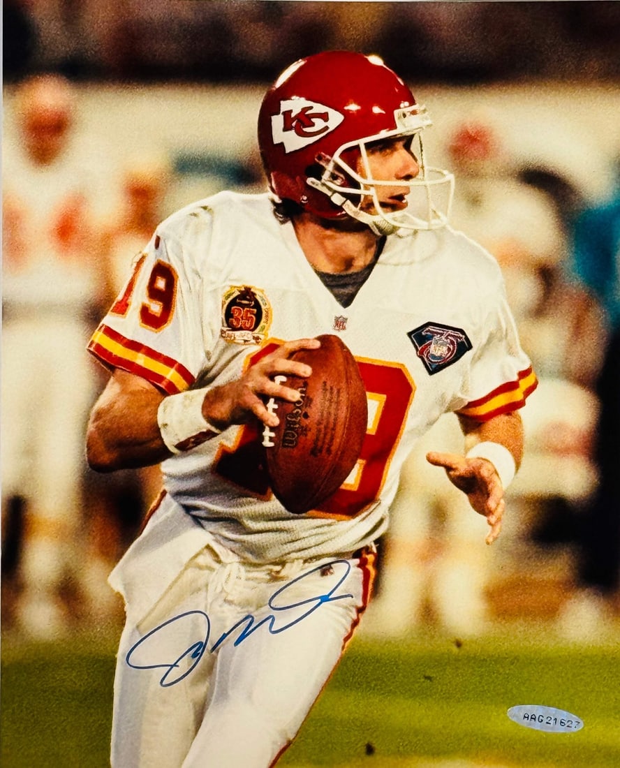 (UDA) Joe Montana Autographed 8x10 Football Photo: (UDA) Joe Montana Autographed 8x10 Football Photo This listing features (UDA) Joe Montana Autographed 8x10 Football Photo. Item specifics are provided below. Item Specifics: Brand: Upper Deck (UDA) Jo