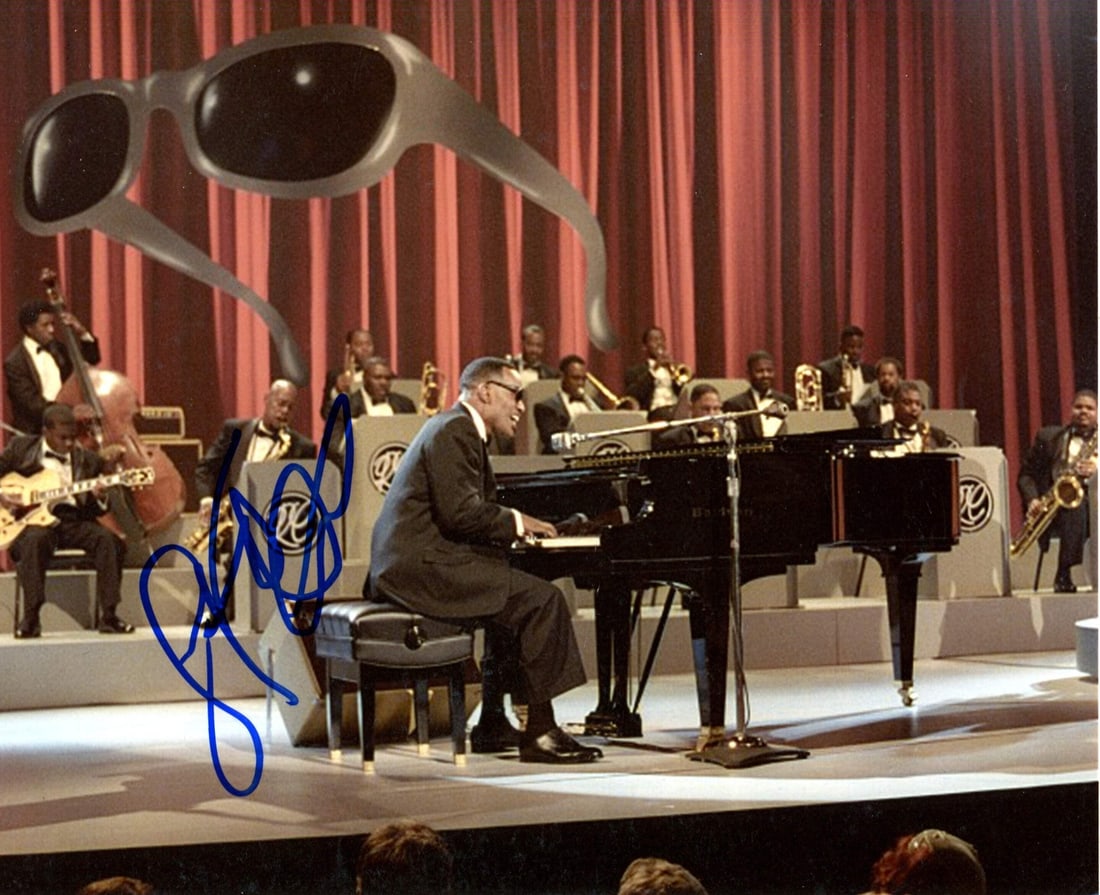 Photo Jamie Foxx Autographed 8x10: Photo Jamie Foxx Autographed 8x10 This listing features Photo Jamie Foxx Autographed 8x10. Item specifics are provided below. Item Specifics: Country Of Origin: United States Jamie Foxx Autographed 8x