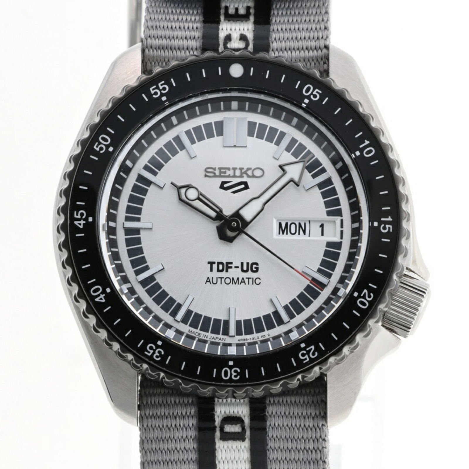 Wristwatch Seiko: Wristwatch Seiko This listing features Wristwatch Seiko. Item specifics are provided below. Item Specifics: Brand: Seiko Type: Wristwatch Gender: Men Material (Case): Stainless Steel Material (Band):