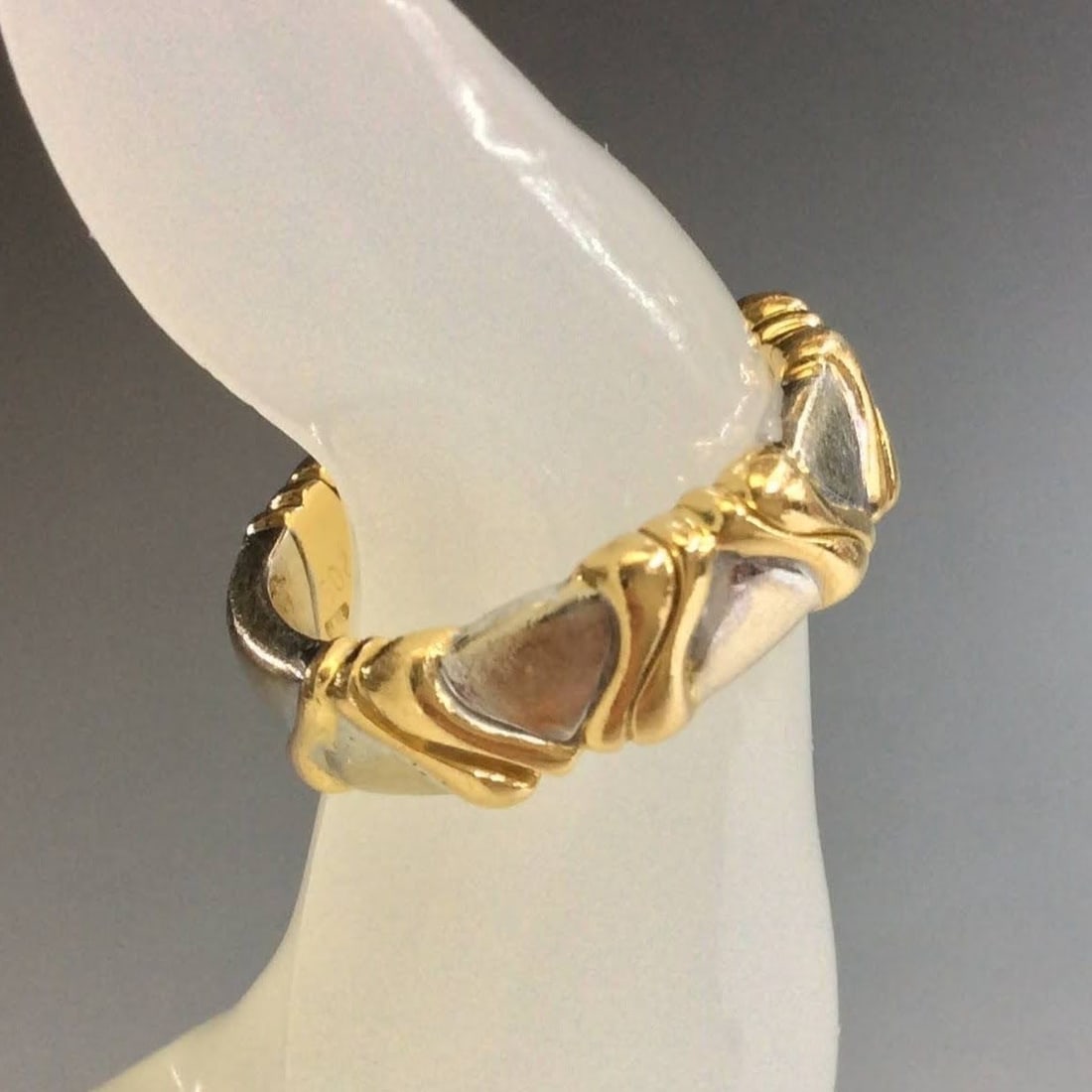 EU57 Marina B 18k Yellow and White Gold Two Tone Emma Band Ring 9.7g Italy US 8: EU57 Marina B 18k Yellow and White Gold Two Tone Emma Band Ring 9.7g Italy US 8 This listing features EU57 Marina B 18k Yellow and White Gold Two Tone Emma Band Ring 9.7g Italy US 8. Item specifics ar