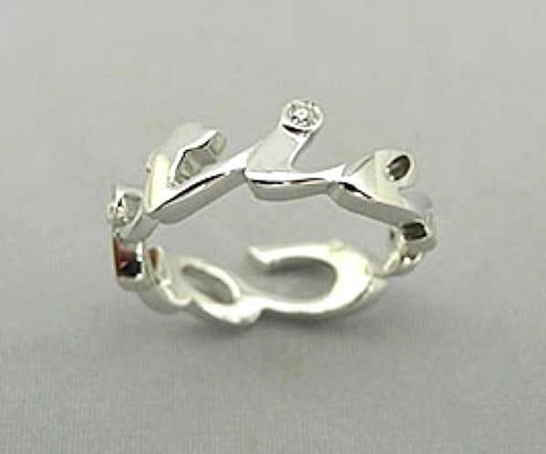 50 Cartier Signature 3 Diamond 18k White Gold Ring Limited Edition 2004 Size: 50 Cartier Signature 3 Diamond 18k White Gold Ring Limited Edition 2004 Size This listing features 50 Cartier Signature 3 Diamond 18k White Gold Ring Limited Edition 2004 Size. Item specifics are prov