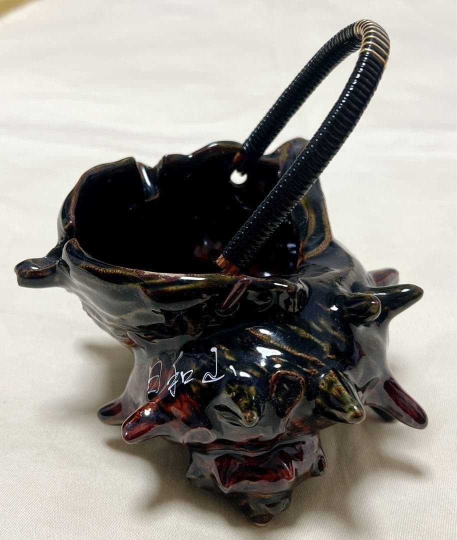 Holder Sazae Ashtray Pottery Shell Shaped Handle Retro Showa Era Ceramic Trinket: Holder Sazae Ashtray Pottery Shell Shaped Handle Retro Showa Era Ceramic Trinket This listing features Holder Sazae Ashtray Pottery Shell Shaped Handle Retro Showa Era Ceramic Trinket. Item specifics