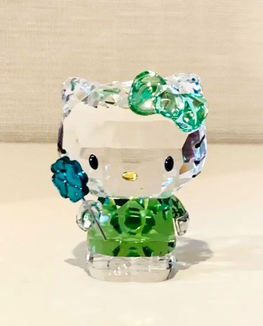 Rare Swarovski Hello Kitty Lucky Charm Crystal figurine 2014 Limited Edition (1 of 4)