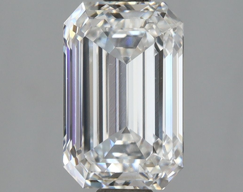 Loose Lab Diamond - IGI Emerald 2.52ct E VVS1: Loose Lab Diamond - IGI Emerald 2.52ct E VVS1 This listing features Loose Lab Diamond - IGI Emerald 2.52ct E VVS1. Item specifics are provided below. Item Specifics: Source: This Is A Real Diamond