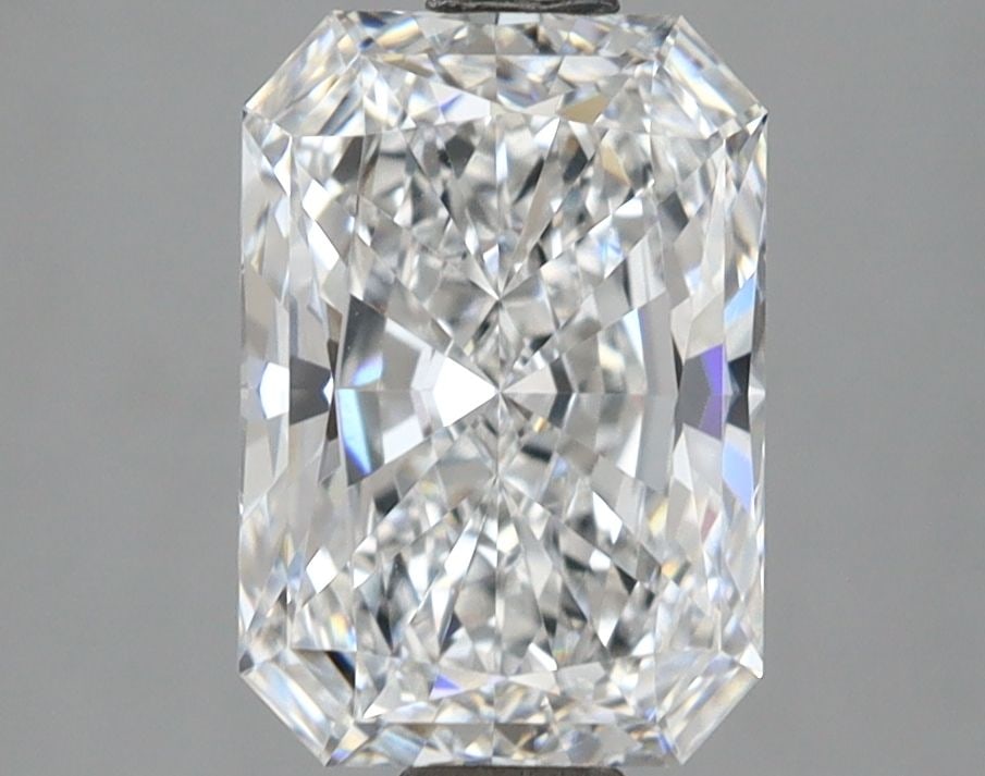Loose Lab Diamond - IGI Radiant 2.37ct D VVS1: Loose Lab Diamond - IGI Radiant 2.37ct D VVS1 This listing features Loose Lab Diamond - IGI Radiant 2.37ct D VVS1. Item specifics are provided below. Item Specifics: Source: This Is A Real Diamond