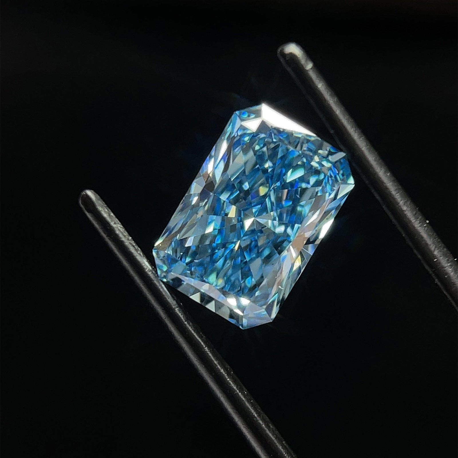Loose Lab Diamond - Radiant 3.03ct Blue VS2 (1 of 1)