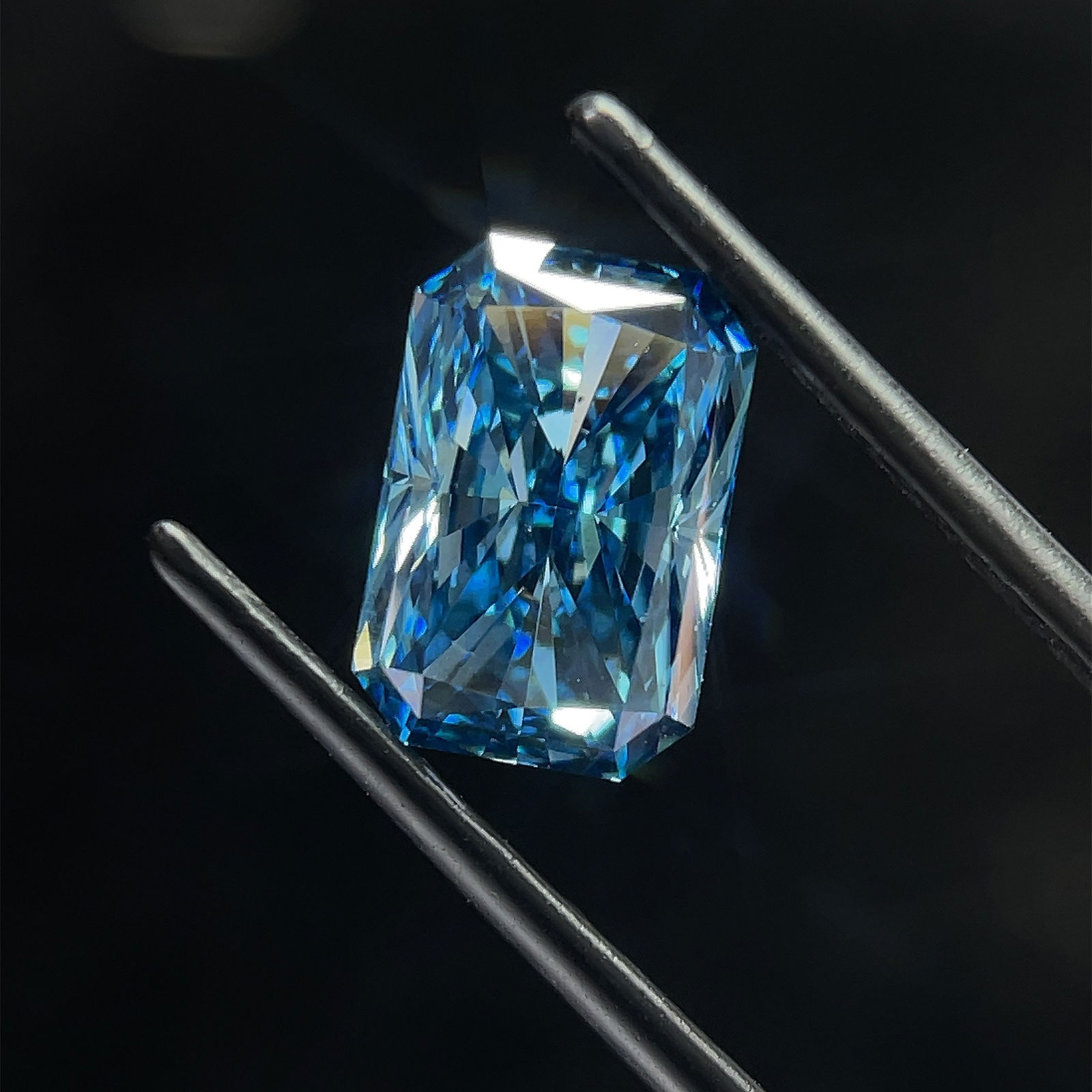 Loose Lab Diamond - Radiant 2.91ct Blue VS2: Loose Lab Diamond - Radiant 2.91ct Blue VS2 This listing features Loose Lab Diamond - Radiant 2.91ct Blue VS2. Item specifics are provided below. Item Specifics: Source: This Is A Real Diamond Grown