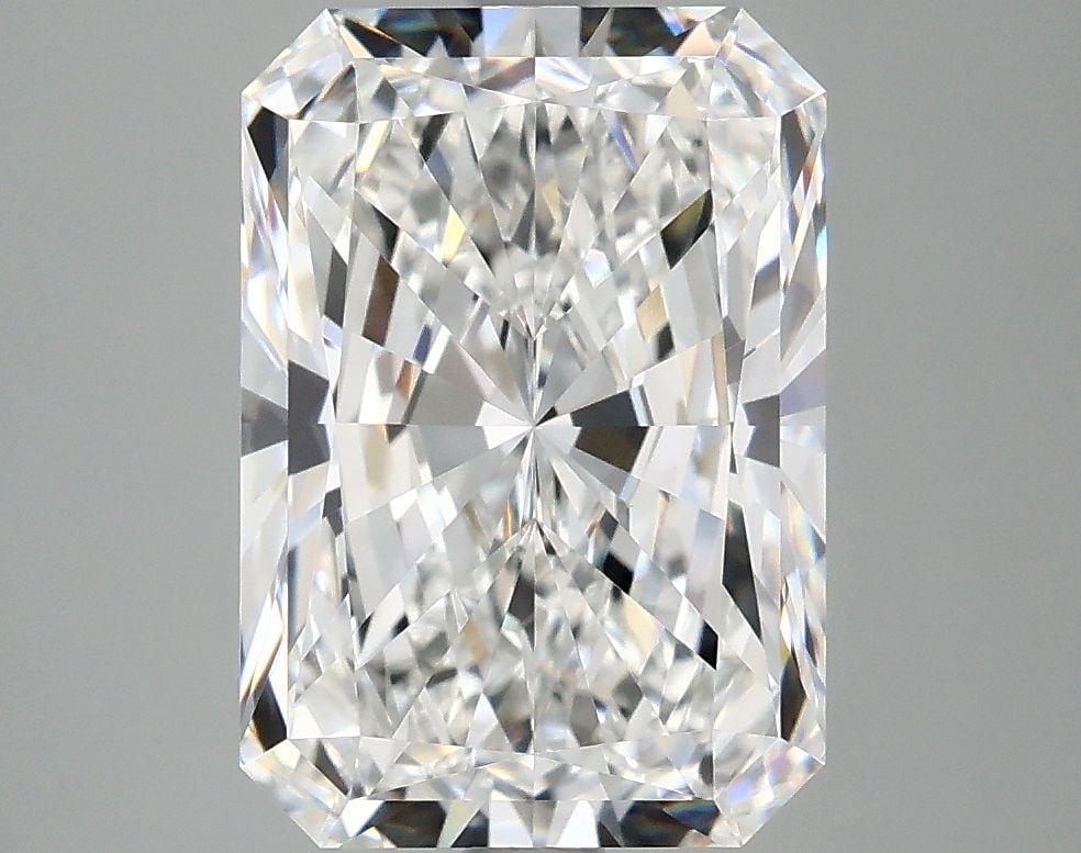 Loose Lab Diamond - IGI Radiant 4.07ct E VVS2: Loose Lab Diamond - IGI Radiant 4.07ct E VVS2 This listing features Loose Lab Diamond - IGI Radiant 4.07ct E VVS2. Item specifics are provided below. Item Specifics: Source: This Is A Real Diamond