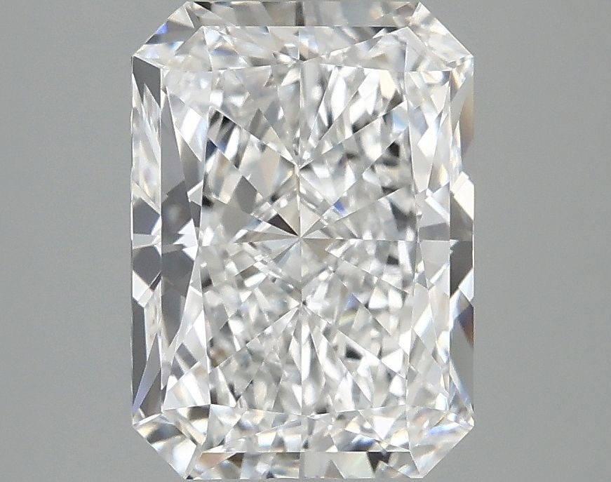 Loose Lab Diamond - IGI Radiant 3.1ct D VVS2: Loose Lab Diamond - IGI Radiant 3.1ct D VVS2 This listing features Loose Lab Diamond - IGI Radiant 3.1ct D VVS2. Item specifics are provided below. Item Specifics: Source: This Is A Real Diamond